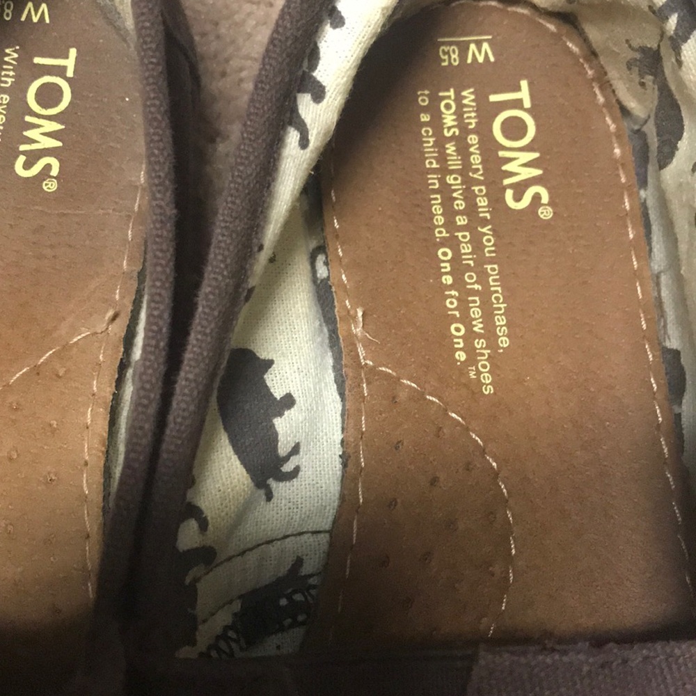 Toms - Picture 2 of 4